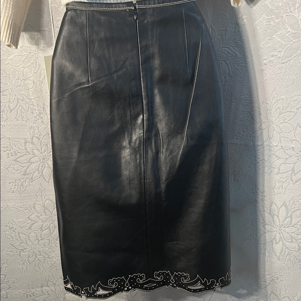 Escada cutwork leather skirt size 36/4 - Picture 6 of 12
